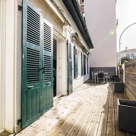 Апартаменти Pop Keyweek 3 Bedrooms With Terrace & Parking Center