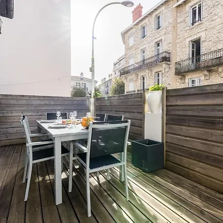 Апартаменти Pop Keyweek 3 Bedrooms With Terrace & Parking Center