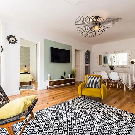 Апартаменти Pop Keyweek 3 Bedrooms With Terrace & Parking Center *